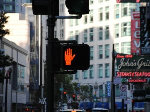 NR 26. Semáforo, sinalização