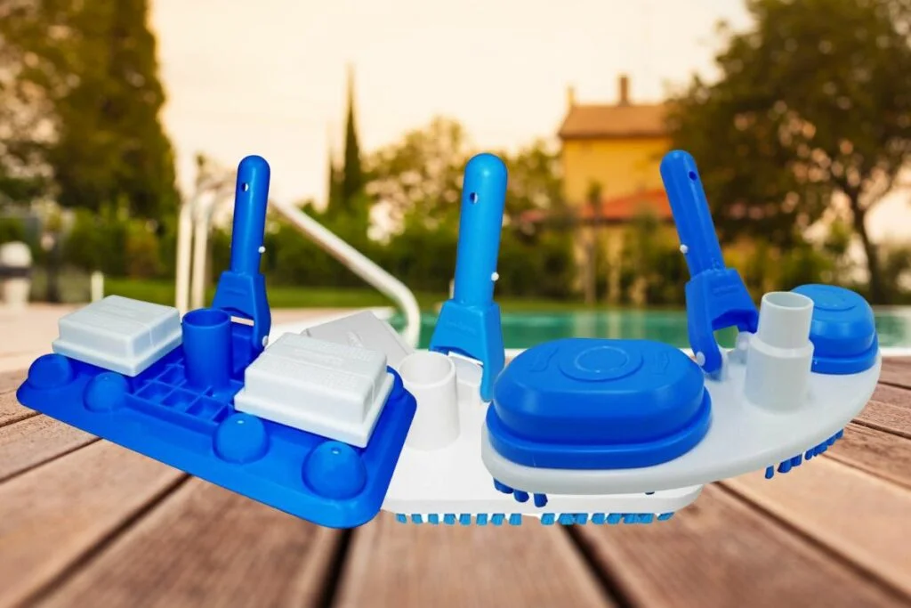 montagem com aspiradores de piscina da sodramar